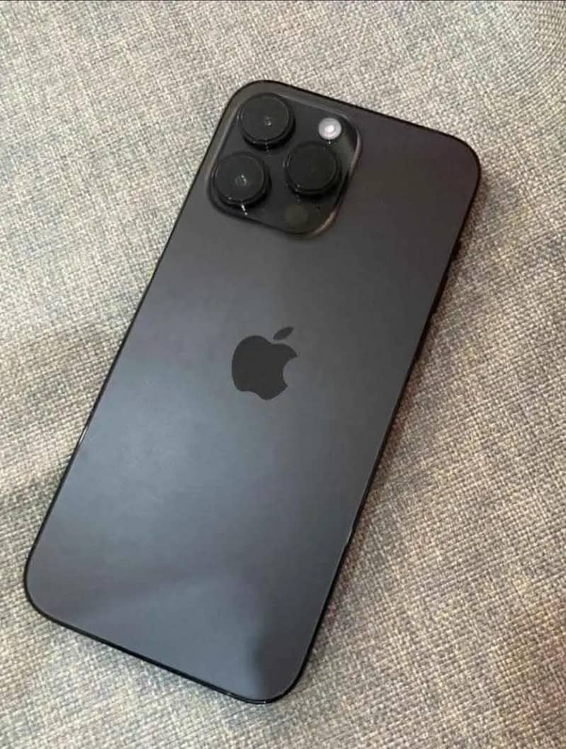 Apple iPhone 16 Pro Max 2