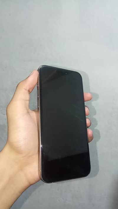 15proMax 256gb jv 96%bh 10/10 natural titanium exchnage posible 16 pro