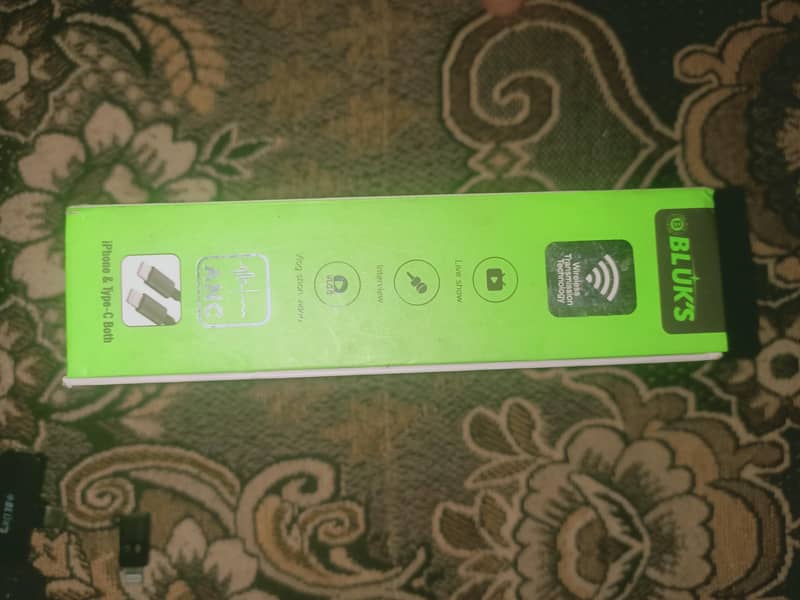 BLUKS wireless mic  3