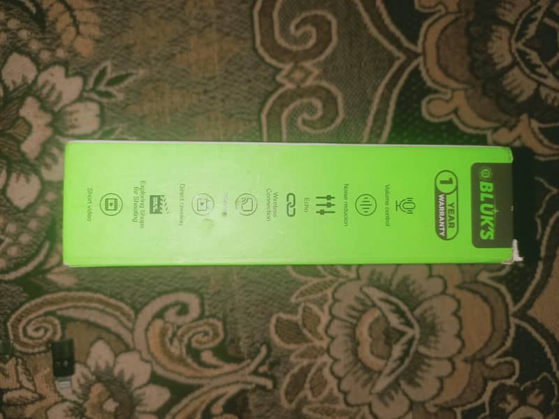 BLUKS wireless mic  4