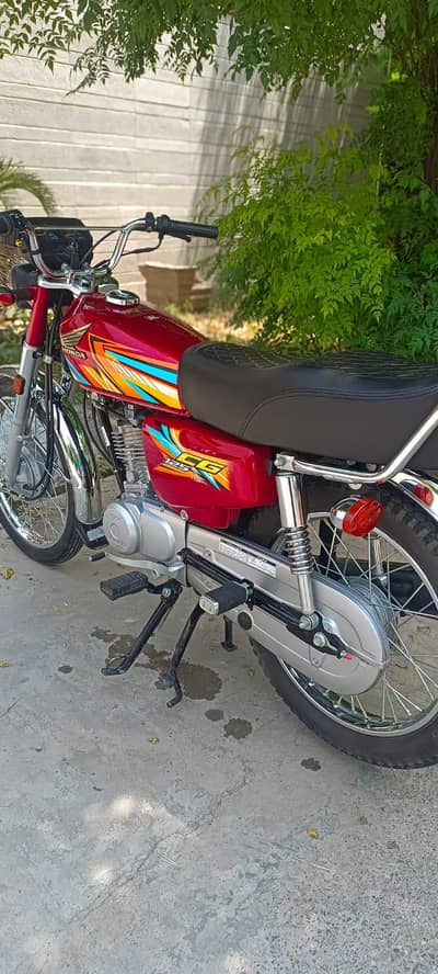 Honda 125cc Red color brand new condition applied for