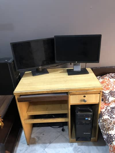 Computer Table For sale