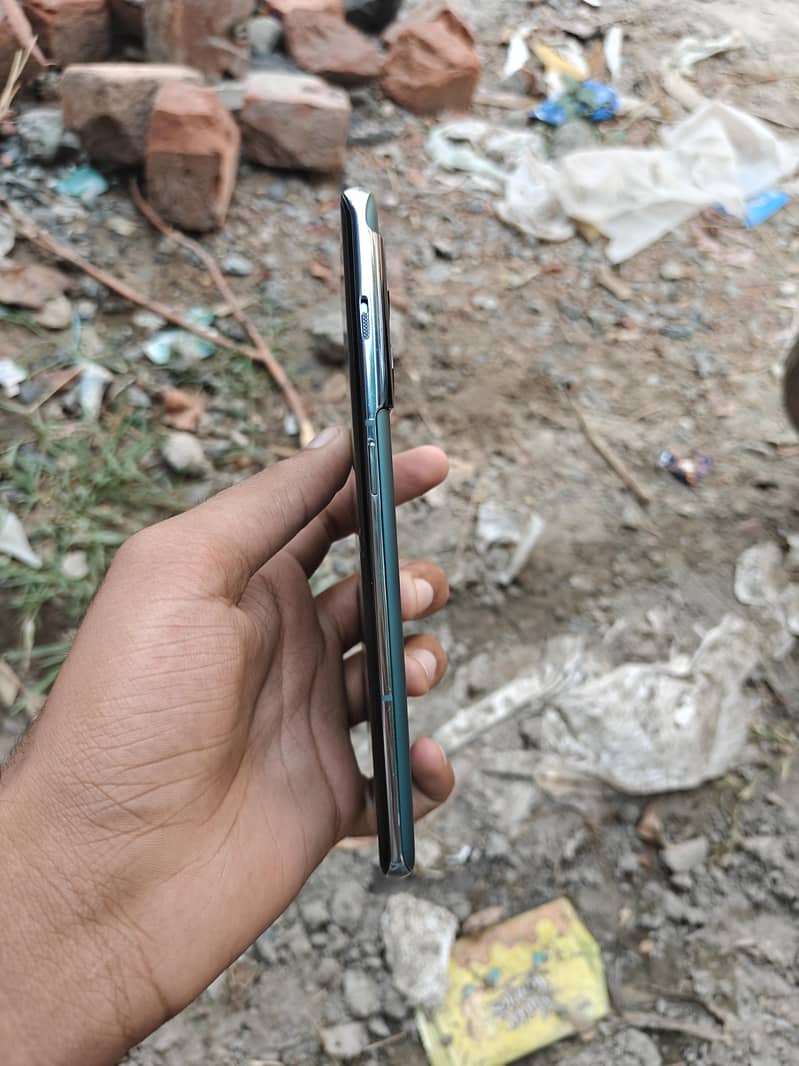 OnePlus 10 pro 2