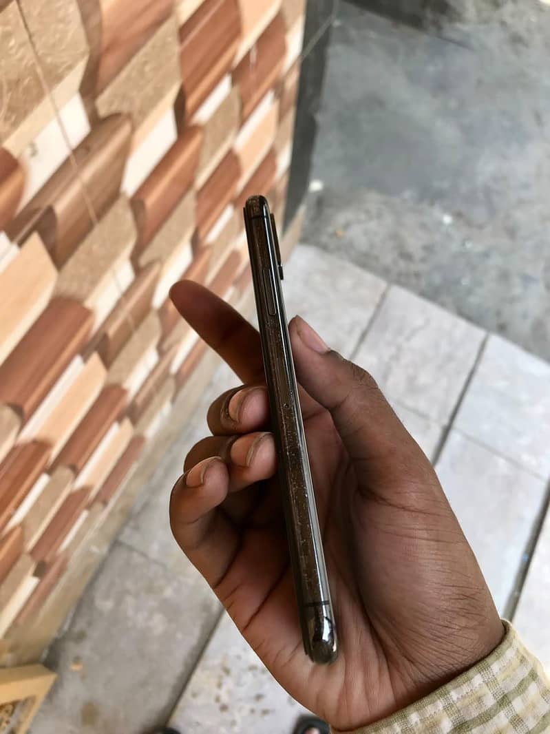 Apple iPhone X 6