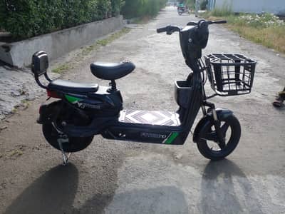 YJ Future Smart Electric Scooter for Sale in (75k) only.