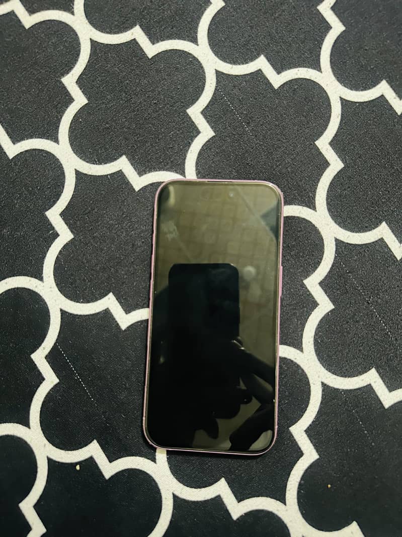Apple iPhone 16 5