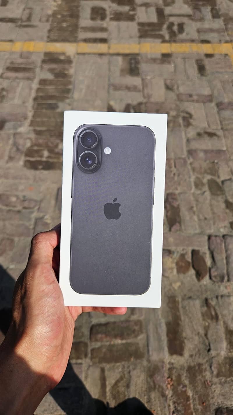 Apple iPhone 16 0