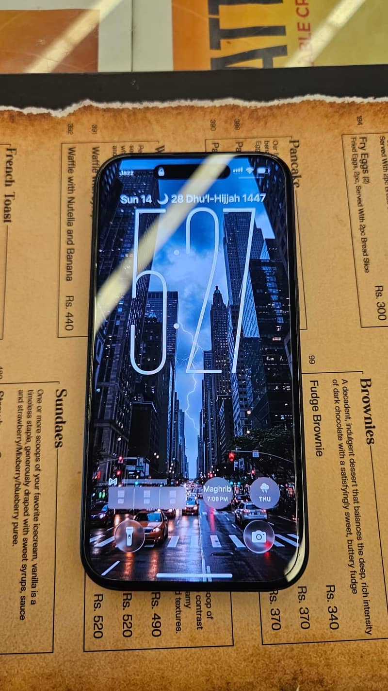 Apple iPhone 16 1