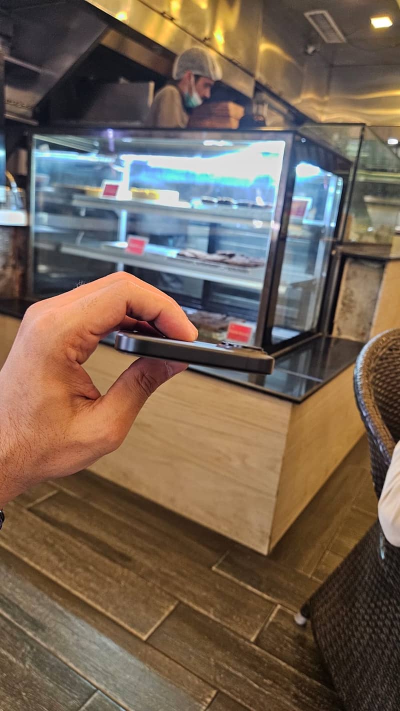 Apple iPhone 16 5