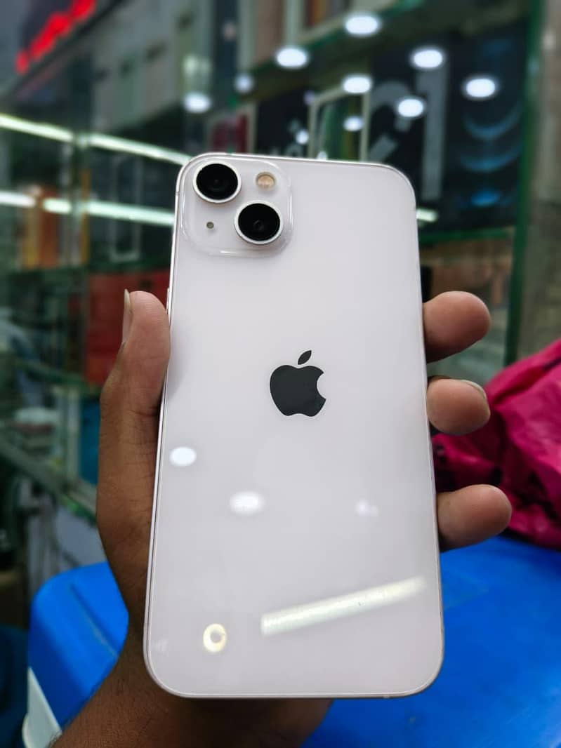 Apple iPhone 13 0