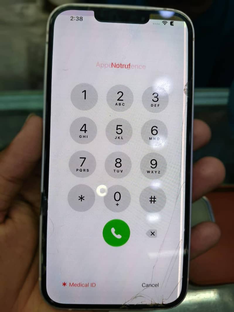 Apple iPhone 13 8