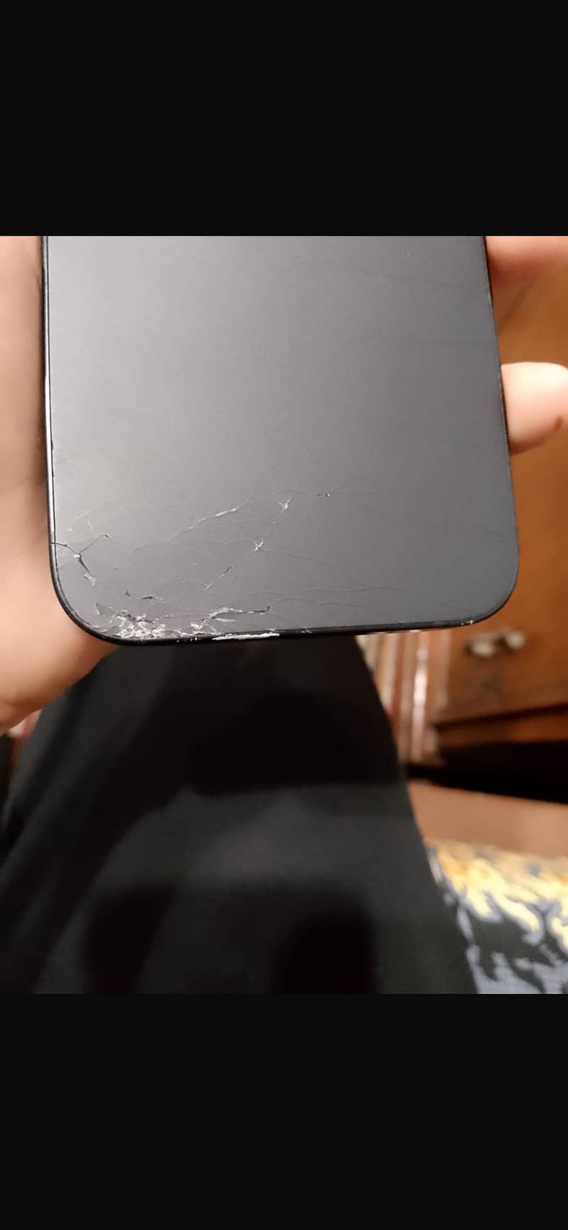 Apple iPhone 16e 0