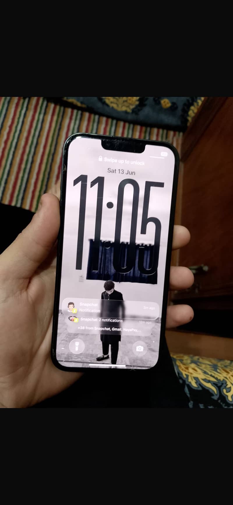 Apple iPhone 16e 2