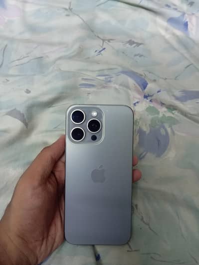 iPhone 15 Pro Max JV
