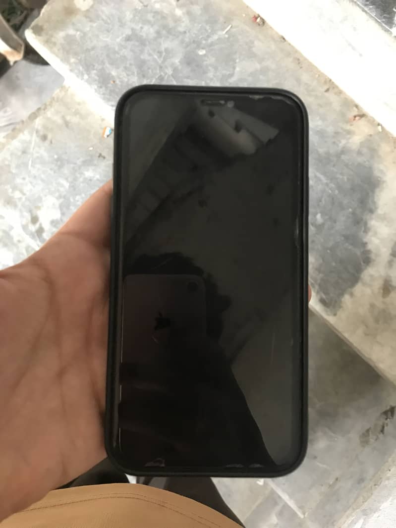 Apple iPhone 11 3