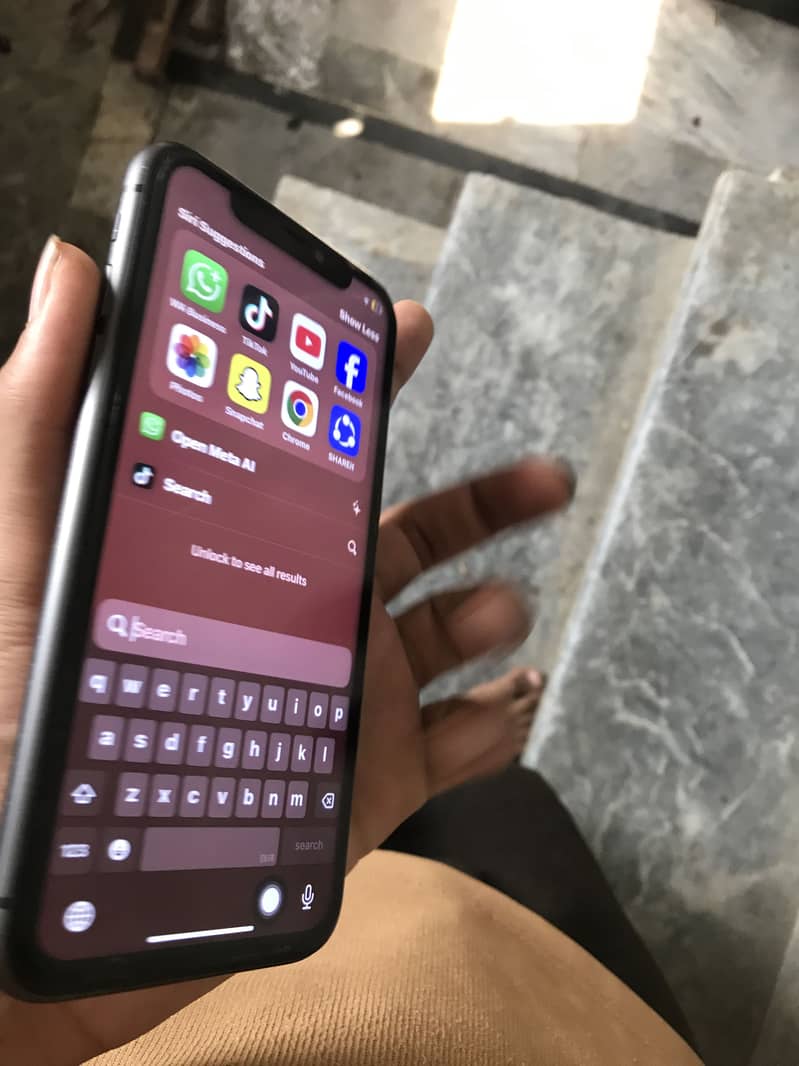 Apple iPhone 11 4