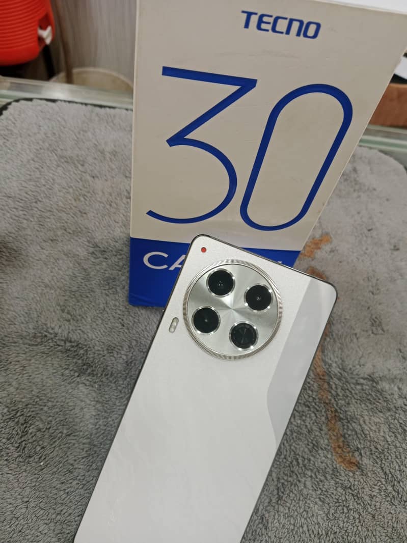 Tecno CAMON 30 0