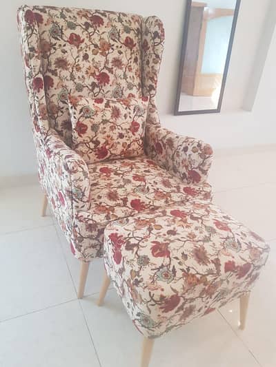 Single Seater Couch/Sofa with puffy for sale
