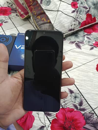 vivo V20 8/128 condition 10/9.5 no open no repair box charger availble