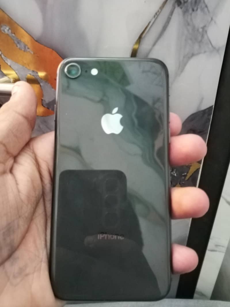 Apple iPhone 8 1