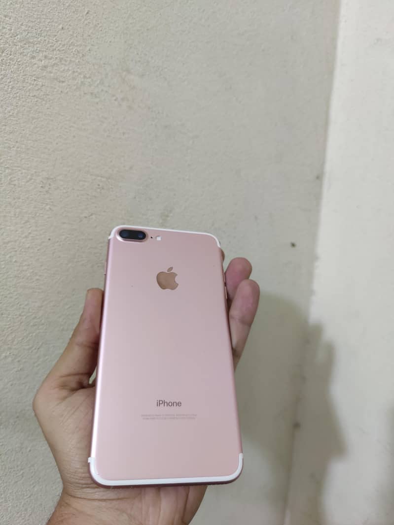 Apple iPhone 7 Plus 0