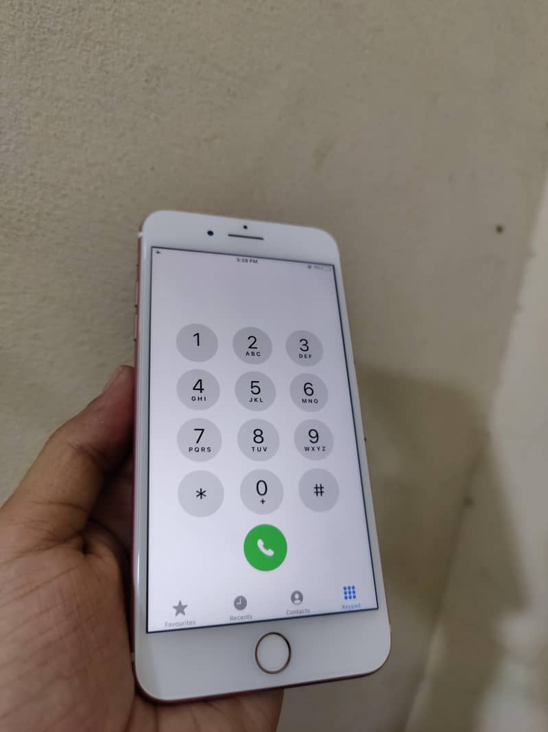 Apple iPhone 7 Plus 1
