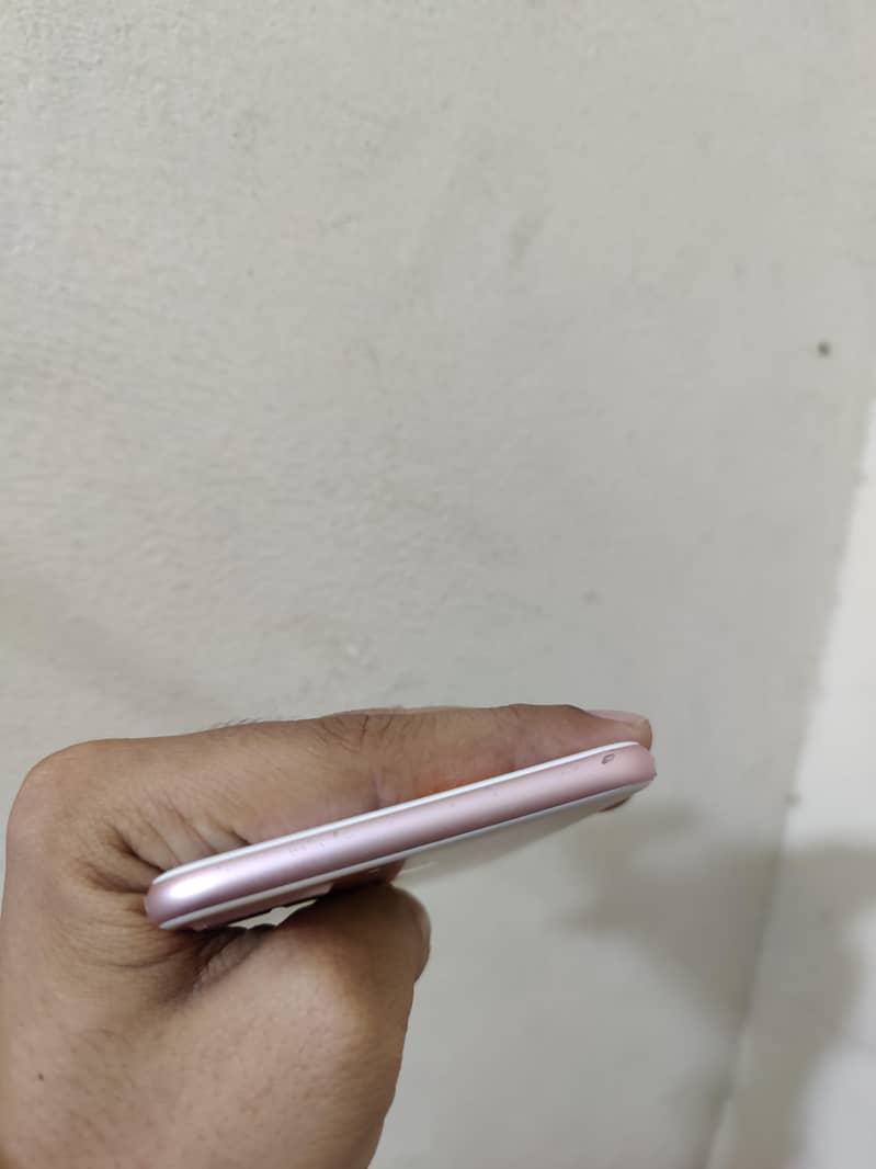 Apple iPhone 7 Plus 2