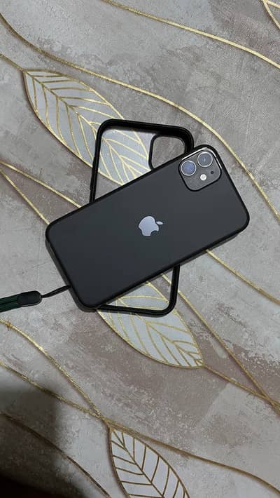 IPhone 11 / 256 GB / NON-PTA / No sim restrictions / Exchange possible