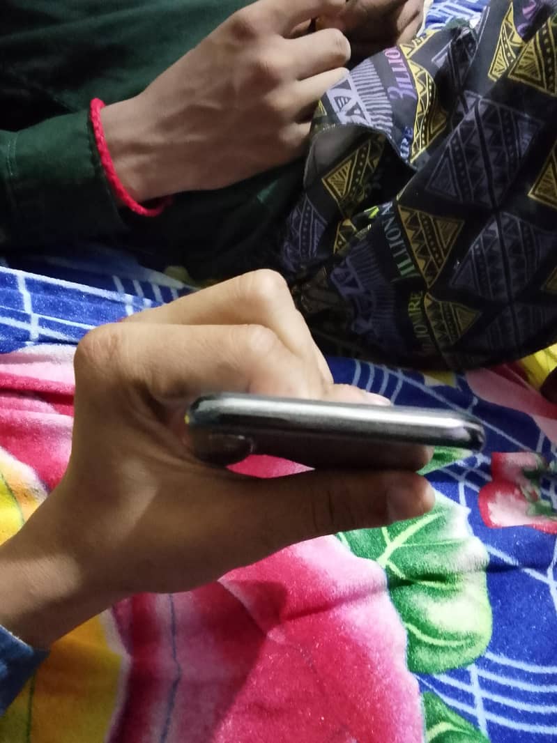 Apple iPhone X 5