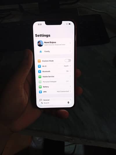 Apple iPhone 13