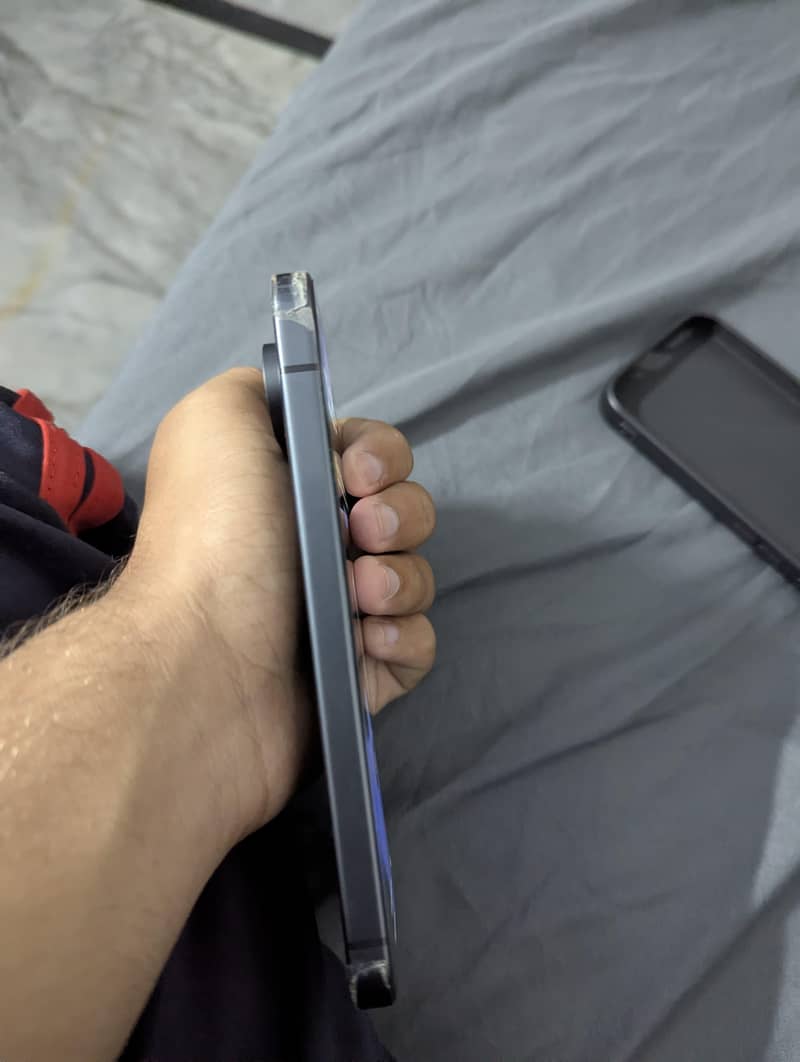 Google Pixel 9 4