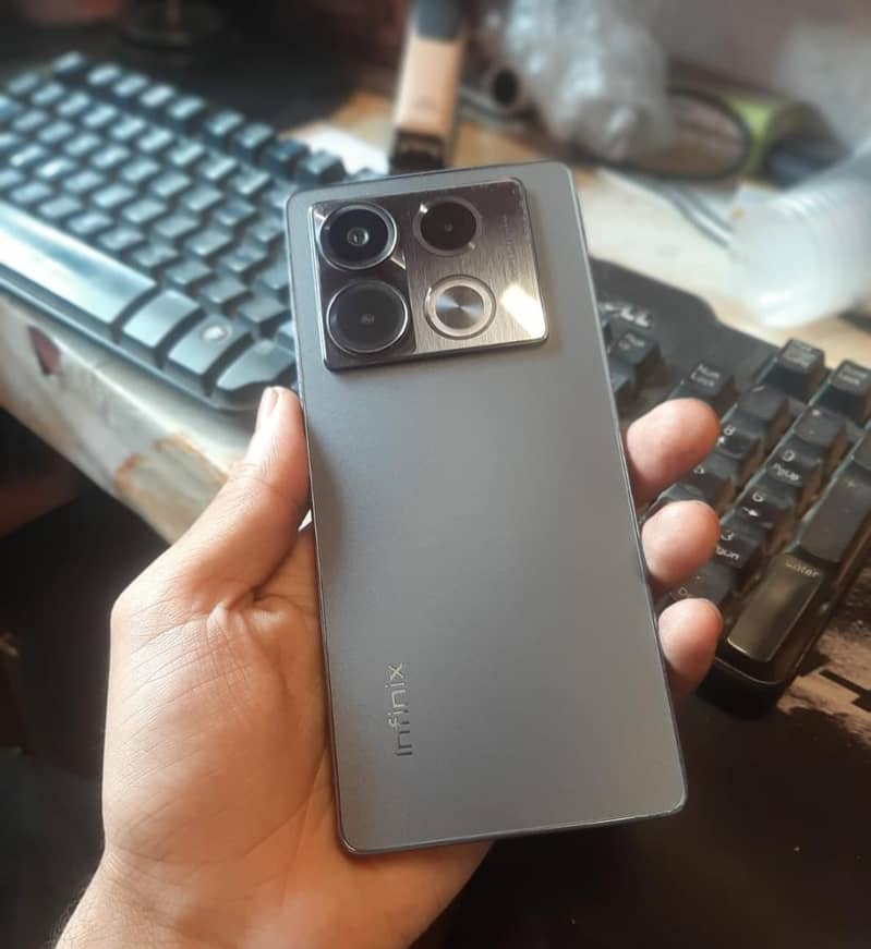 Infinix Note 40 256 gb   8+5 gb 2