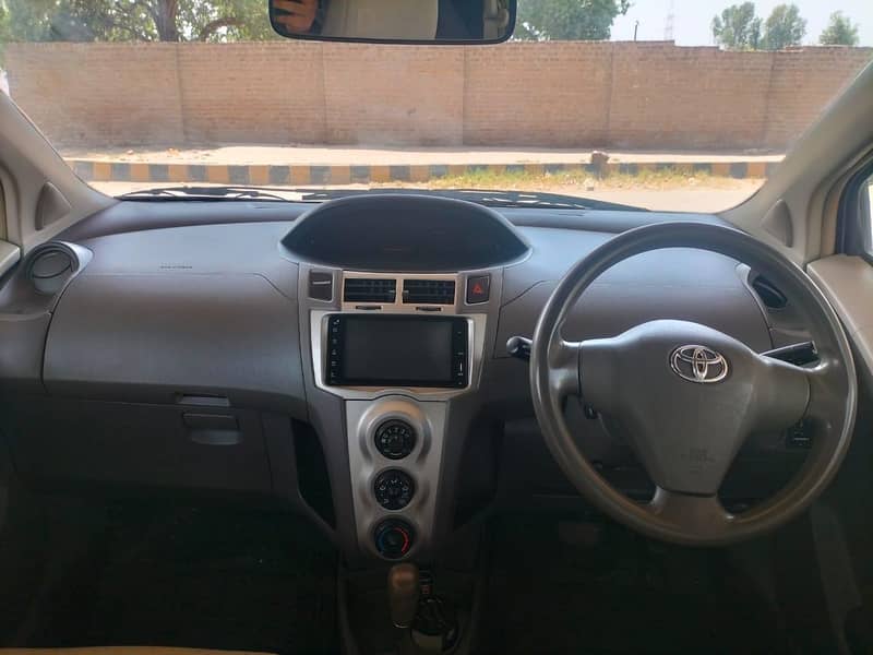 vitz 2010 5