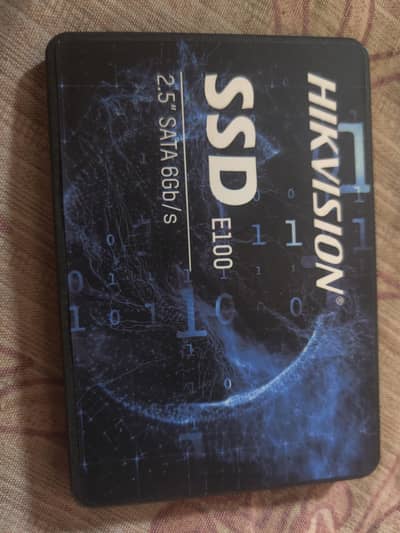 HIKVISION E100 2.5" SATA SSD – Excellent Condition