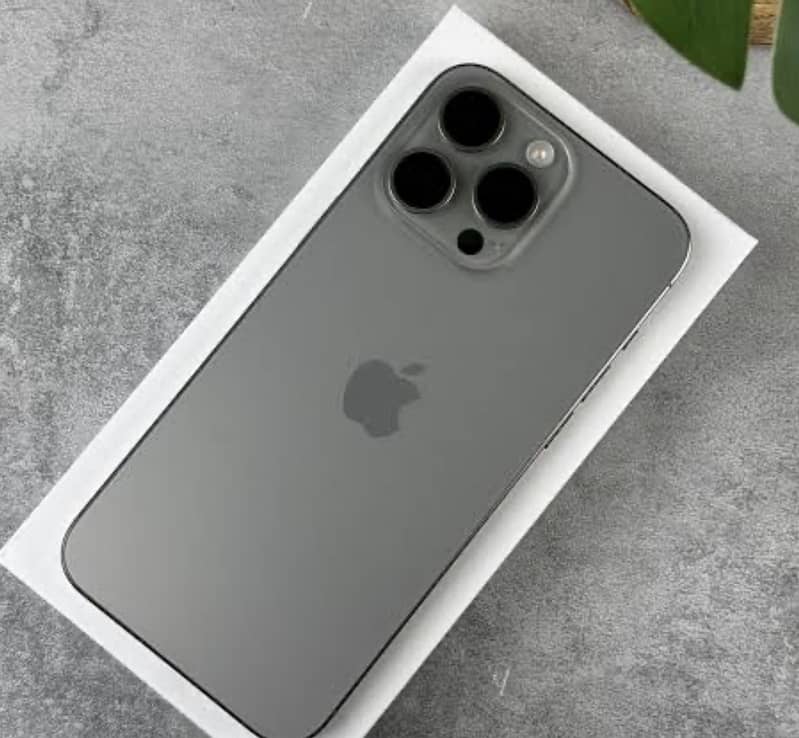 Apple iPhone 15 Pro Max 0