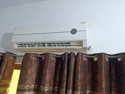 1 Ton Gree AC