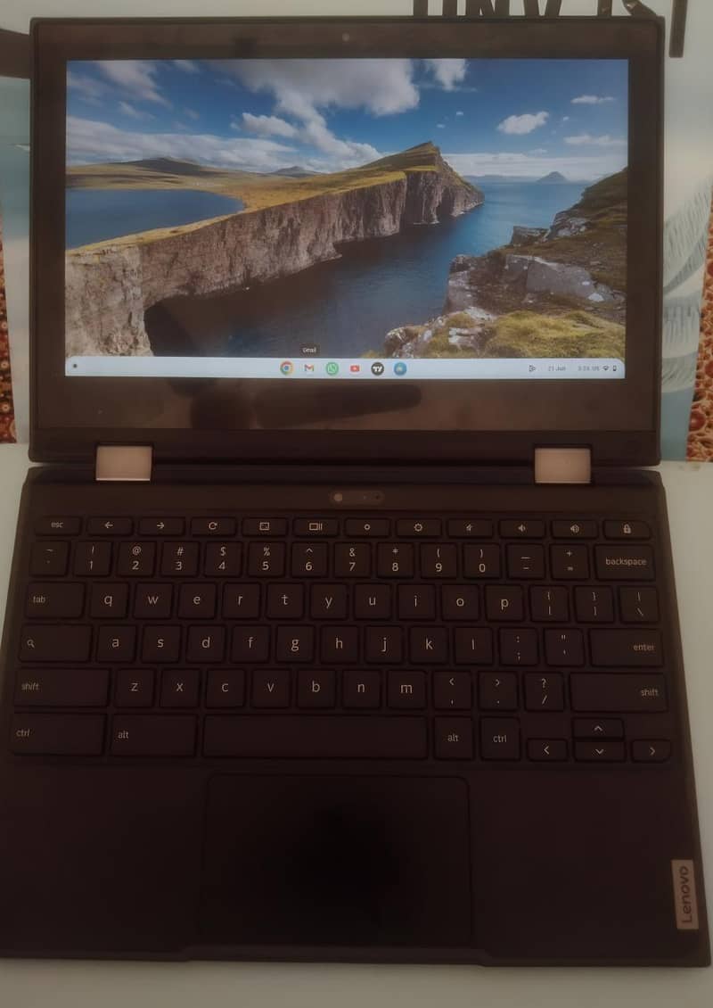 Lenovo Chrome Book 0