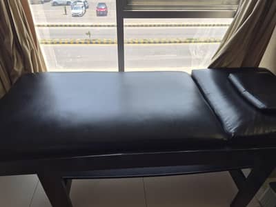 salon facial bed