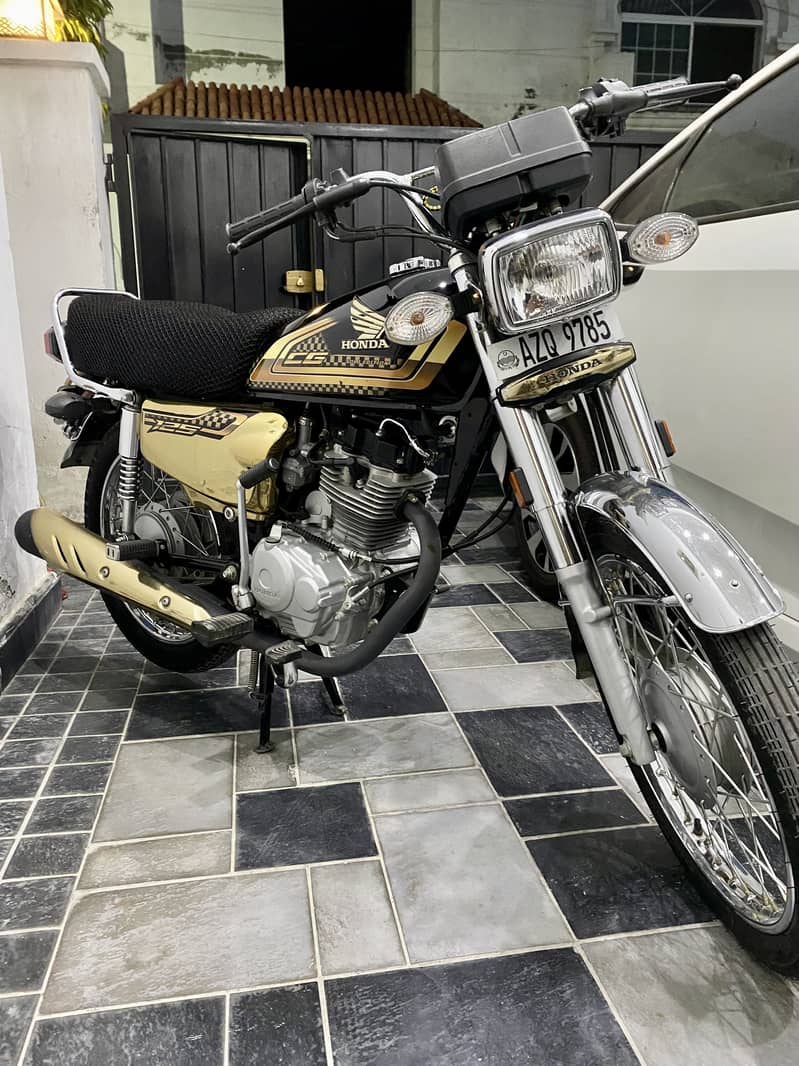 Honda CG 125 special  edition gold 0