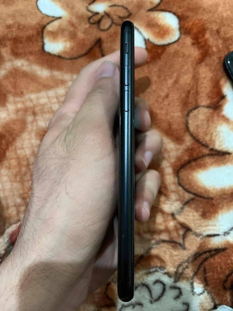 IPhone SE 2 3