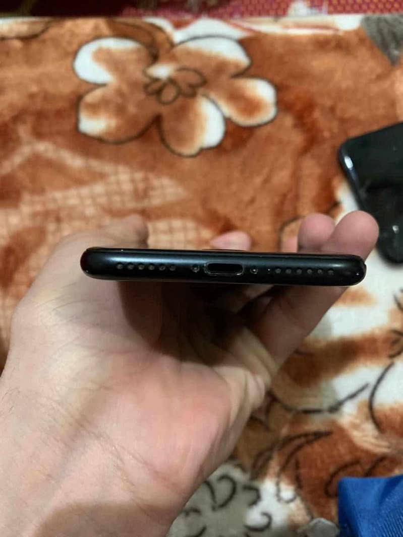 IPhone SE 2 5