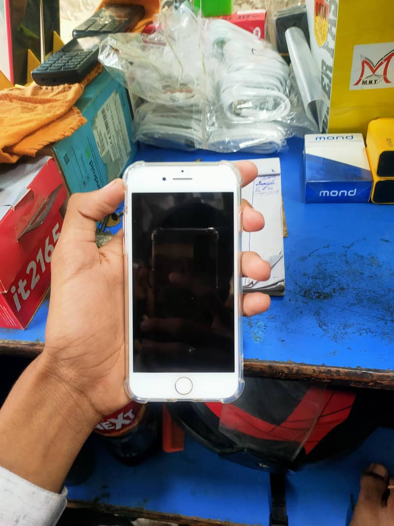 Apple iPhone 7 1