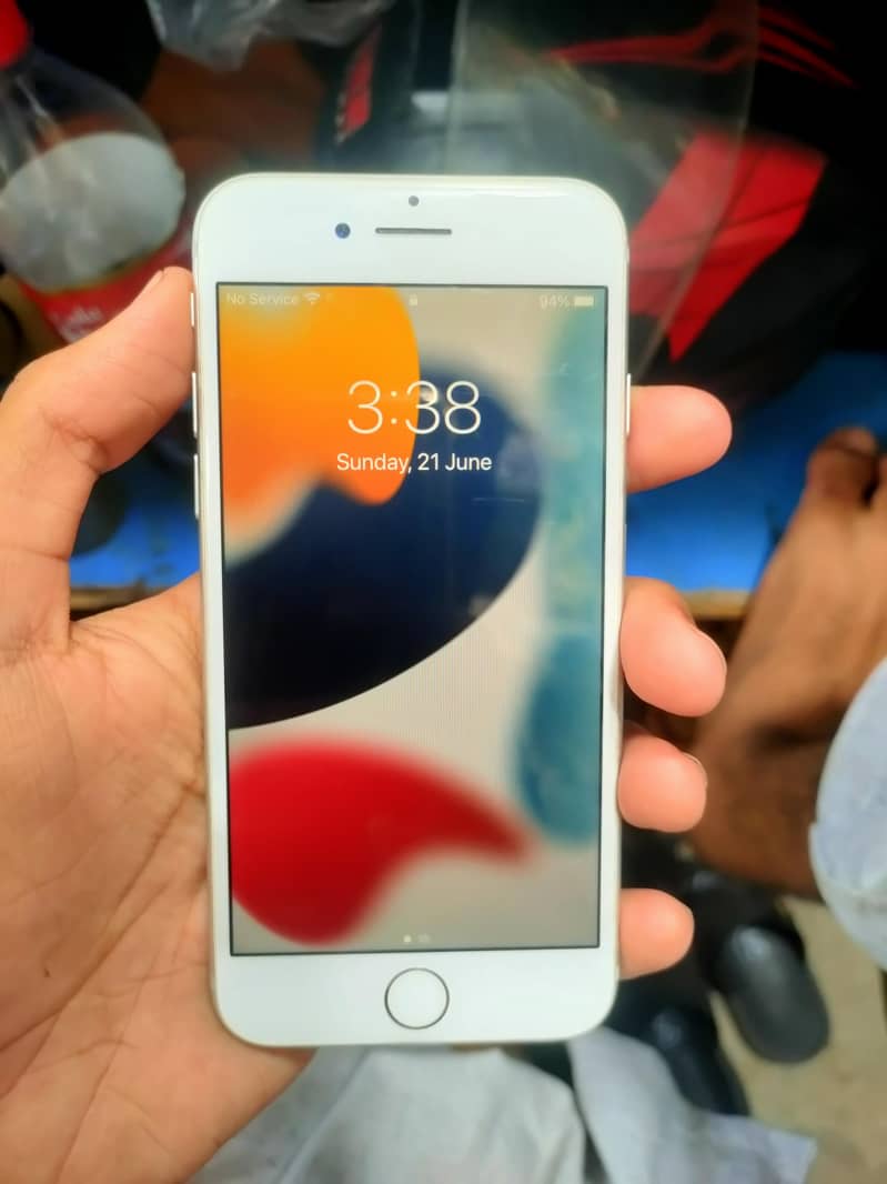 Apple iPhone 7 3