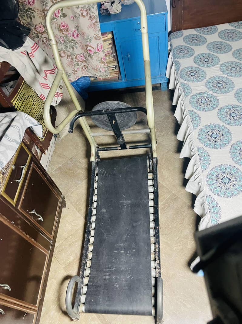 Manual multi- functional treadmill 2