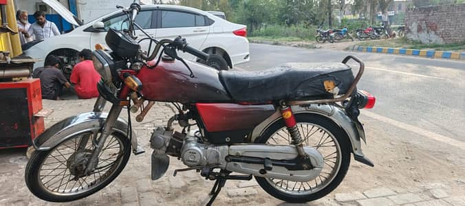 Unique bike 2019 Model Dg Khan ka NM laga hova hea