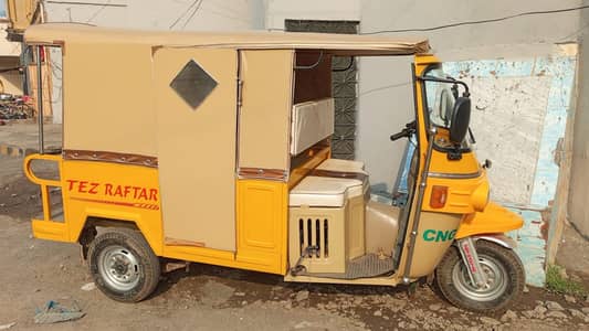 Tazraftar 9 seator rickshaw aone condition