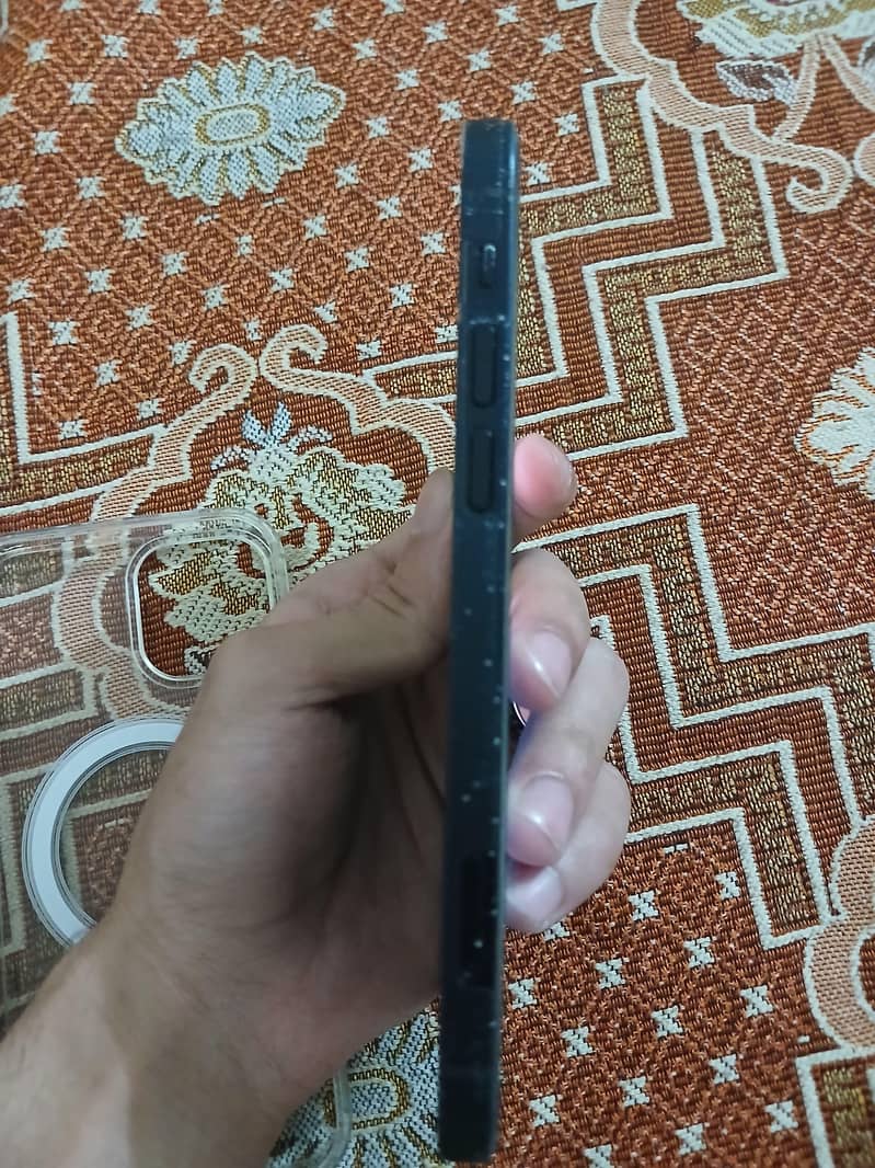 Apple iPhone 12 2