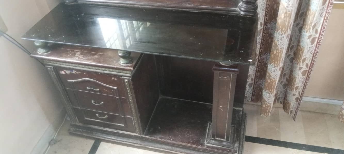 Brown dressing table 1