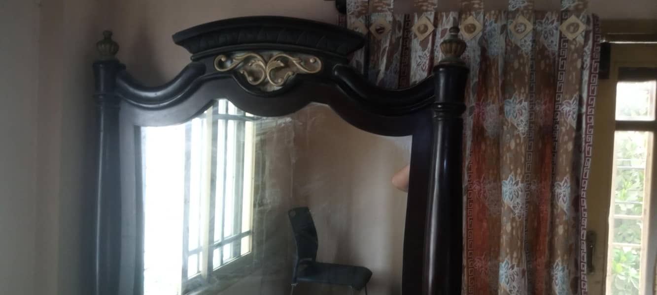 Brown dressing table 2