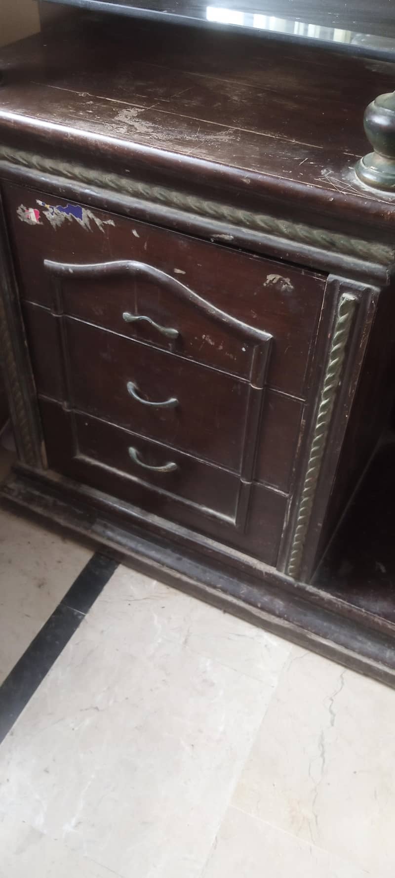 Brown dressing table 3